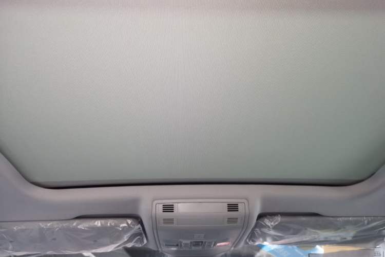 Used Volkswagen Tharu 2026 Model Xinrui 1.5L Ruiyi Edition Headliner