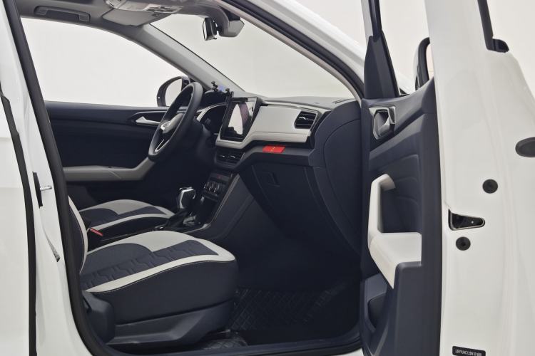 Used Volkswagen Tharu 2026 Model Xinrui 1.5L Ruiyi Edition Interior 2