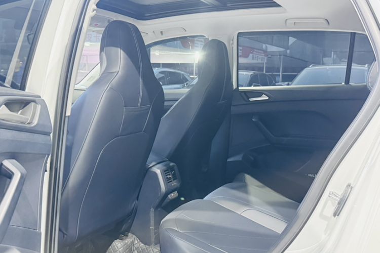 Used Volkswagen Tharu 2026 Model Xinrui 300TSI Ruixiang Edition Interior 3