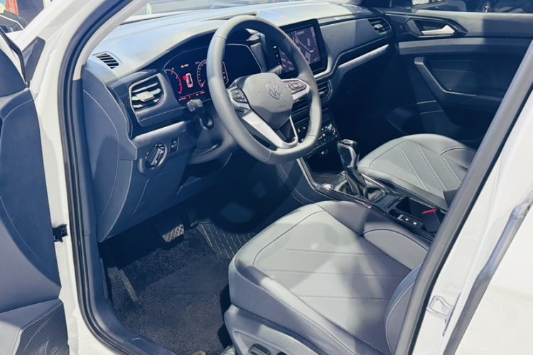 Used Volkswagen Tharu 2026 Model Xinrui 300TSI Ruixiang Edition Interior 6