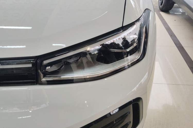 Used Volkswagen Tharu 2026 Model Xinrui 1.5L Ruiyi Edition Left Front Headlight