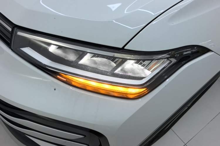 Used Volkswagen Tharu 2026 Model Xinrui 1.5L Rujin Edition Left Front Headlight
