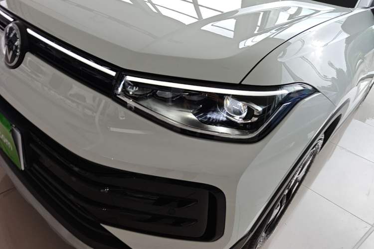 Used Volkswagen Tharu 2026 Model Xinrui 1.5L Ruiyi Edition Left Front Headlight