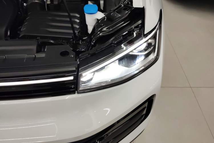 Used Volkswagen Tharu 2026 Model Xinrui 300TSI Ruixiang Edition Left Front Headlight