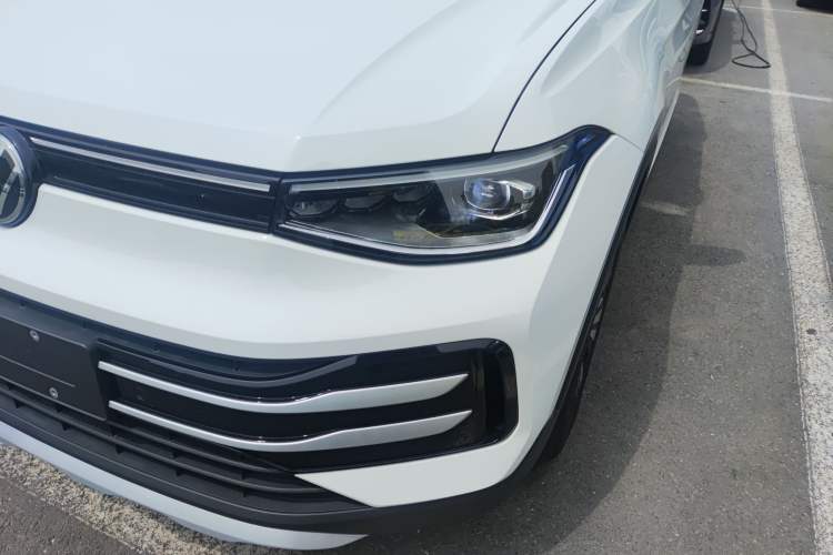 Used Volkswagen Tharu 2026 Model Xinrui 300TSI Ruiyi Edition Left Front Headlight