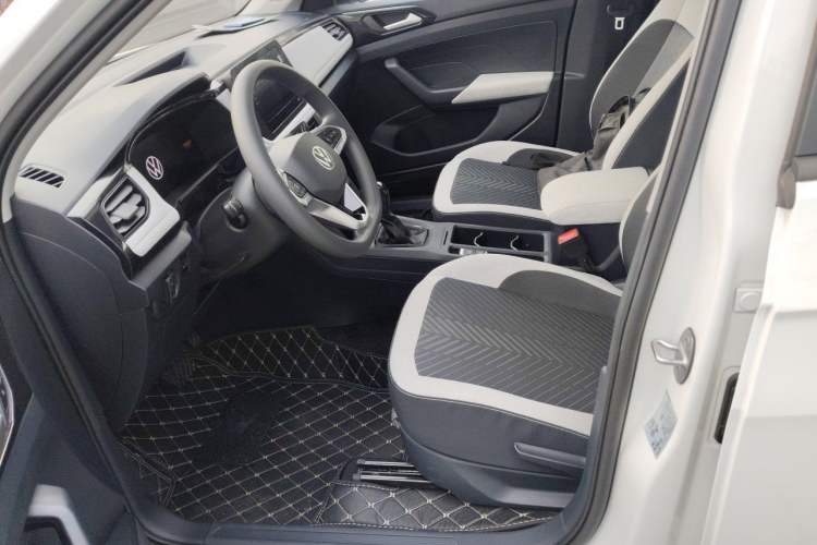 Used Volkswagen Tharu 2026 Model Xinrui 1.5L Rujin Edition Left Front Seat