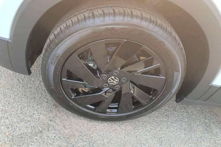 Used Volkswagen Tharu 2026 Model Xinrui 300TSI Ruixiang Edition Left Front Wheel Hub