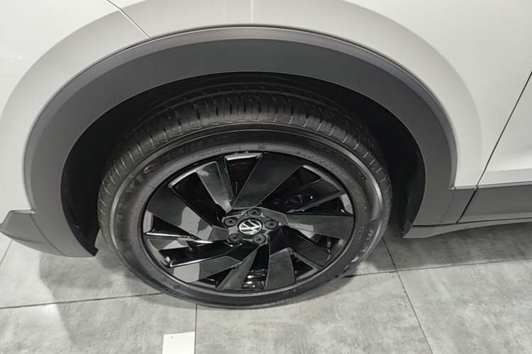 Used Volkswagen Tharu 2026 Model Xinrui 1.5L Ruiyi Edition Left Front Wheel Hub