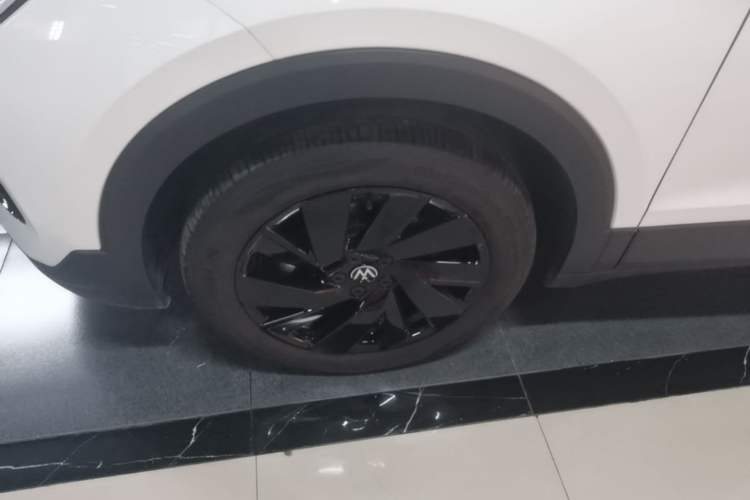 Used Volkswagen Tharu 2026 Model Xinrui 300TSI Ruiyi Edition Left Front Wheel Hub