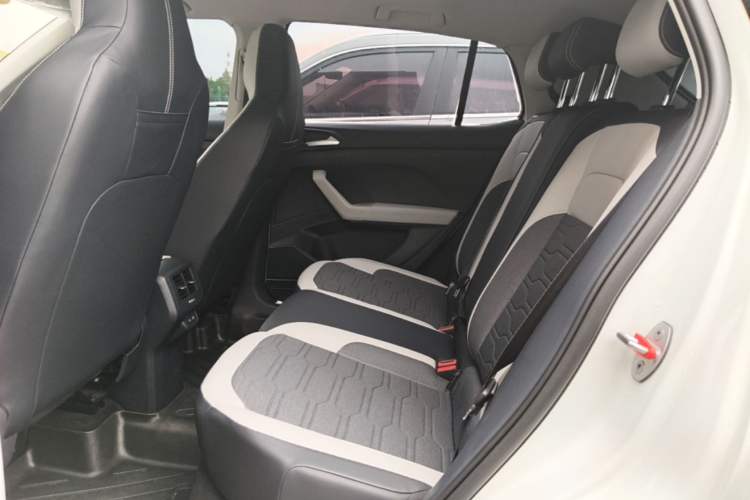 Used Volkswagen Tharu 2026 Model Xinrui 300TSI Ruiyi Edition Left Rear Seat