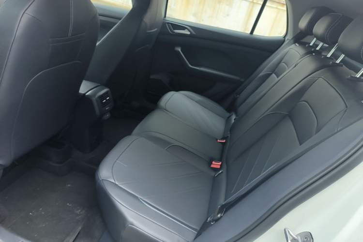 Used Volkswagen Tharu 2026 Model Xinrui 300TSI Ruixiang Edition Left Rear Seat