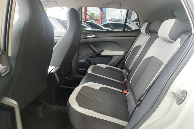 Used Volkswagen Tharu 2026 Model Xinrui 1.5L Rujin Edition Left Rear Seat