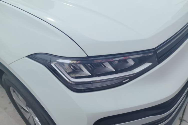 Used Volkswagen Tharu 2026 Model Xinrui 1.5L Rujin Edition Right Front Headlight