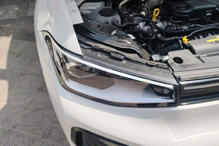 Used Volkswagen Tharu 2026 Model Xinrui 300TSI Ruixiang Edition Right Front Headlight