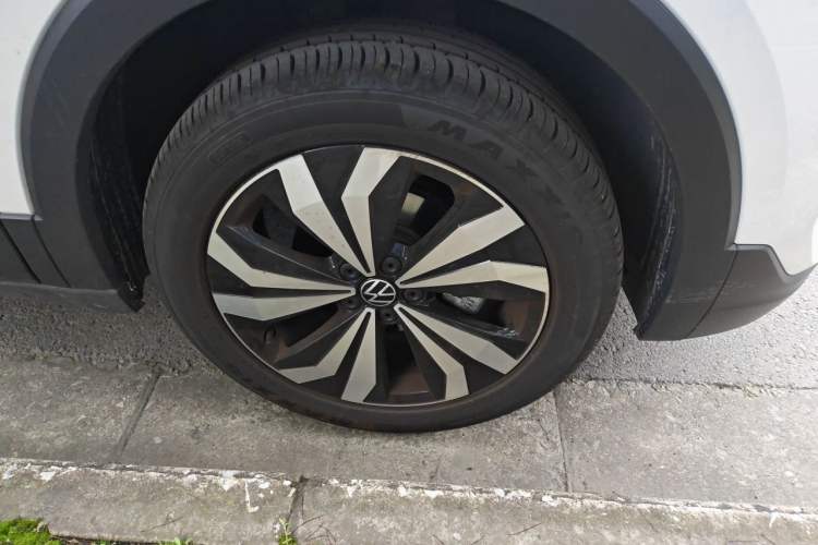 Used Volkswagen Tharu 2026 Model Xinrui 1.5L Ruiyi Edition Right Front Wheel Hub
