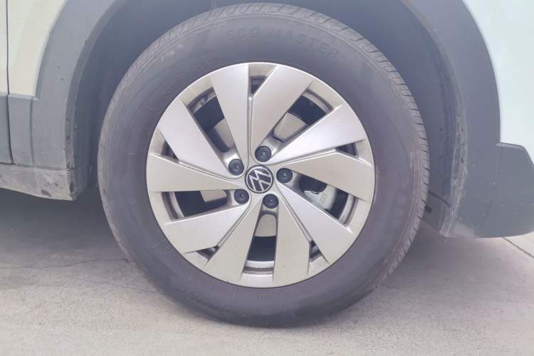 Used Volkswagen Tharu 2026 Model Xinrui 1.5L Rujin Edition Right Front Wheel Hub
