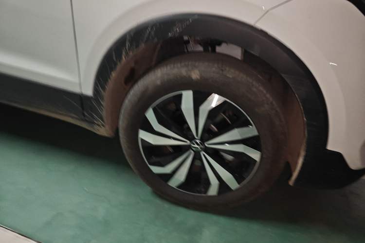 Used Volkswagen Tharu 2026 Model Xinrui 1.5L Rujin Edition Right Front Wheel Hub