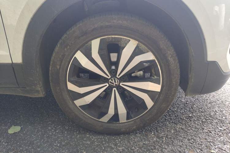 Used Volkswagen Tharu 2026 Model Xinrui 1.5L Rujin Edition Right Front Wheel Hub