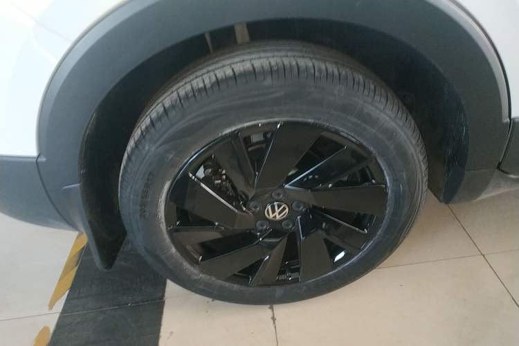Used Volkswagen Tharu 2026 Model Xinrui 1.5L Ruiyi Edition Right Rear Wheel Hub