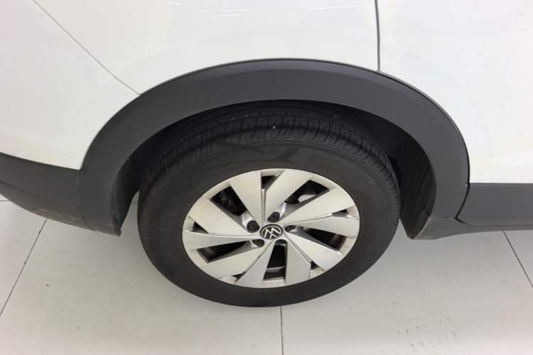 Used Volkswagen Tharu 2026 Model Xinrui 1.5L Rujin Edition Right Rear Wheel Hub
