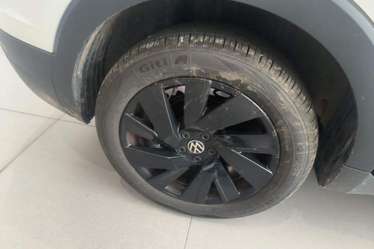 Used Volkswagen Tharu 2026 Model Xinrui 300TSI Ruixiang Edition Right Rear Wheel Hub