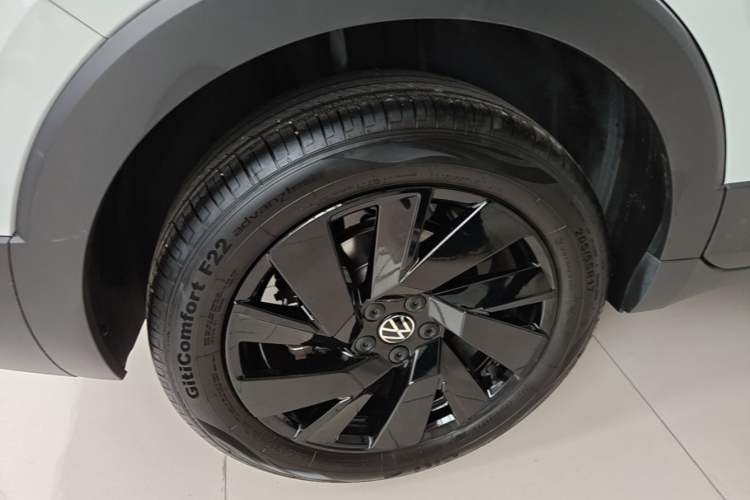 Used Volkswagen Tharu 2026 Model Xinrui 1.5L Ruiyi Edition Right Rear Wheel Hub