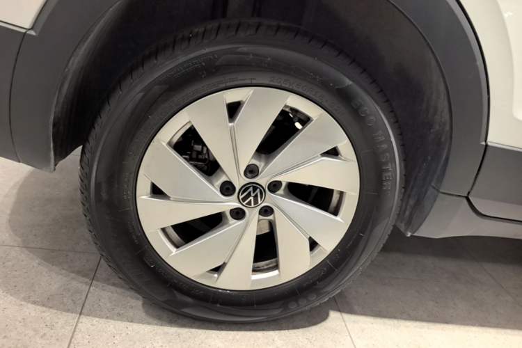 Used Volkswagen Tharu 2026 Model Xinrui 1.5L Rujin Edition Right Rear Wheel Hub