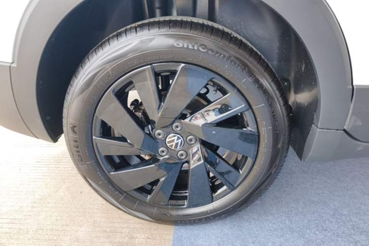Used Volkswagen Tharu 2026 Model Xinrui 300TSI Ruixiang Edition Right Rear Wheel Hub