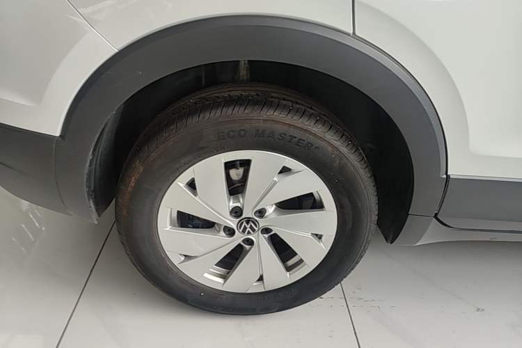 Used Volkswagen Tharu 2026 Model Xinrui 1.5L Rujin Edition Right Rear Wheel Hub