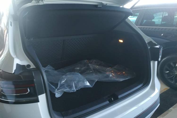 Used Volkswagen Tharu 2026 Model Xinrui 1.5L Ruiyi Edition Trunk