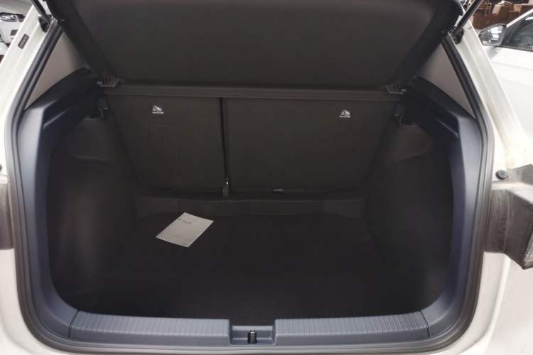 Used Volkswagen Tharu 2026 Model Xinrui 1.5L Ruiyi Edition Trunk
