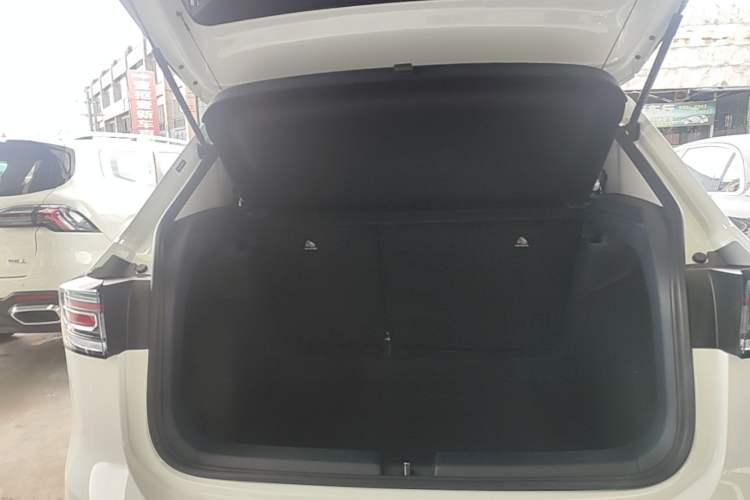 Used Volkswagen Tharu 2026 Model Xinrui 1.5L Rujin Edition Trunk