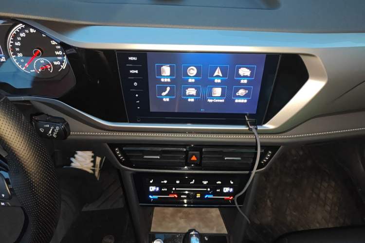 Used Volkswagen Tharu New Energy 2021 Panoramic Deluxe Edition Audio And AC Panel