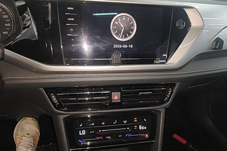 Used Volkswagen Tharu New Energy 2021 Panoramic Deluxe Edition Audio And AC Panel