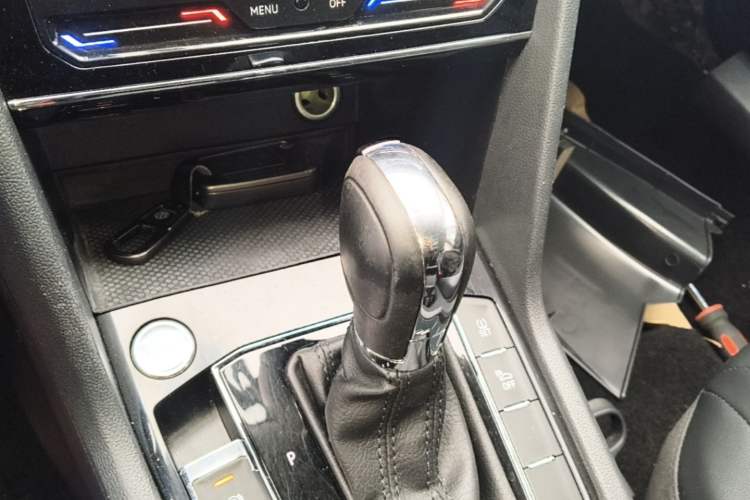 Used Volkswagen Tharu New Energy 2021 Panoramic Deluxe Edition Gear Lever