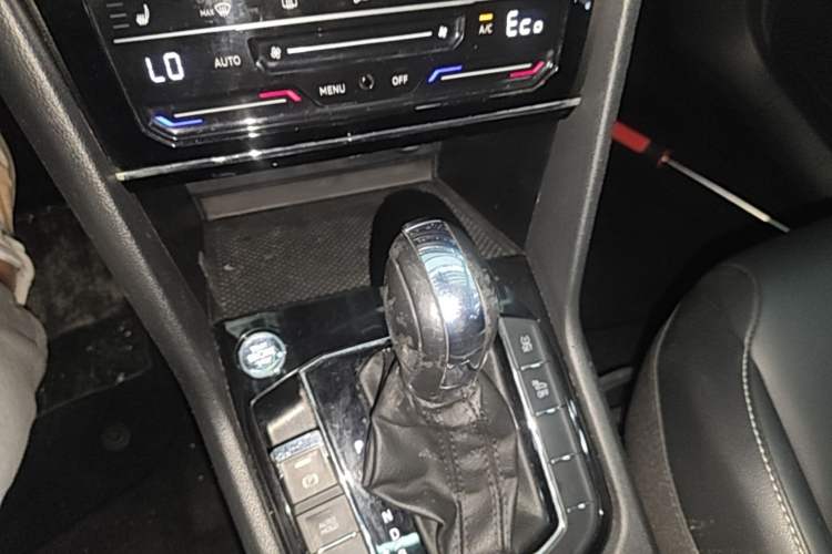 Used Volkswagen Tharu New Energy 2021 Panoramic Deluxe Edition Gear Lever