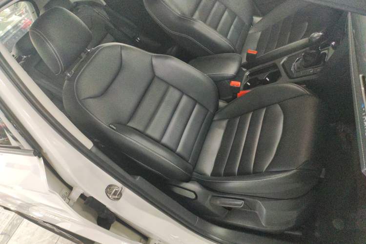 Used Volkswagen Tharu New Energy 2021 Panoramic Deluxe Edition Right Front Seat