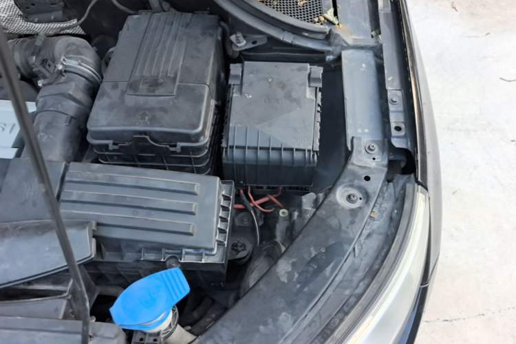 Used Volkswagen Tiguan 2009 2.0 TSI Luxury Edition Engine Bay Left