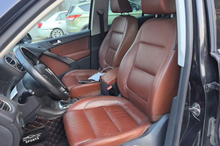 Used Volkswagen Tiguan 2009 2.0 TSI Luxury Edition Left Front Seat
