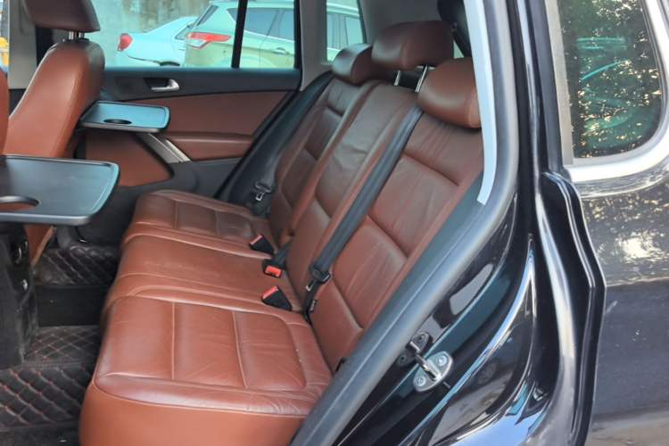 Used Volkswagen Tiguan 2009 2.0 TSI Luxury Edition Left Rear Seat