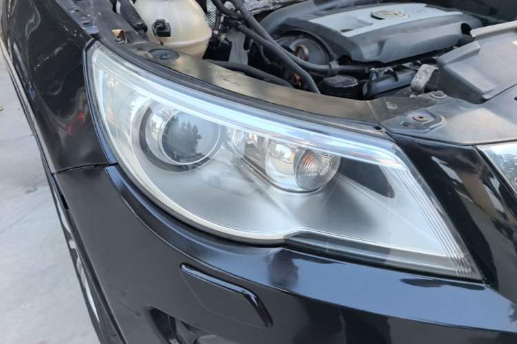 Used Volkswagen Tiguan 2009 2.0 TSI Luxury Edition Right Front Headlight