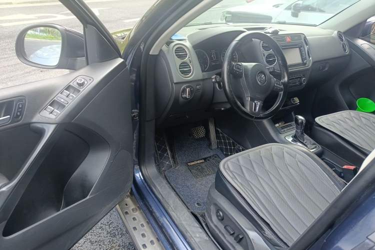 Used Volkswagen Tiguan 2009 2.0 TSI Comfort Edition Driver Seat