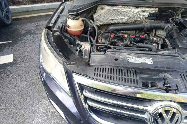 Used Volkswagen Tiguan 2009 2.0 TSI Comfort Edition Engine Bay Right