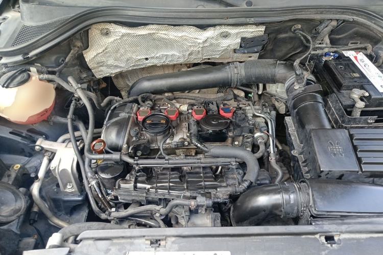 Used Volkswagen Tiguan 2009 2.0 TSI Comfort Edition Engine Bay