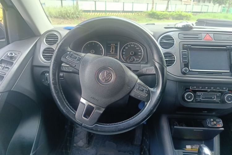 Used Volkswagen Tiguan 2009 2.0 TSI Comfort Edition Steering Wheel