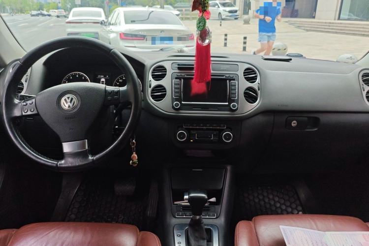 Used Volkswagen Tiguan 2009 2.0 TSI Luxury Edition Center Console