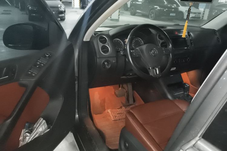Used Volkswagen Tiguan 2009 2.0 TSI Comfort Edition Driver Seat