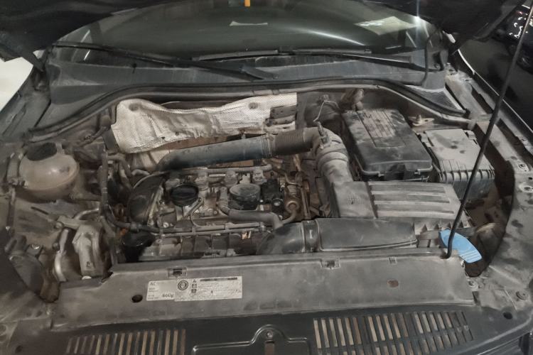 Used Volkswagen Tiguan 2009 2.0 TSI Comfort Edition Engine Bay