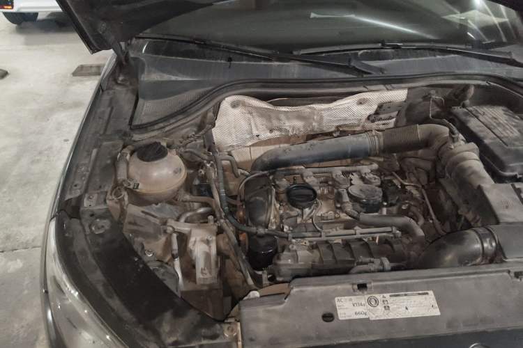 Used Volkswagen Tiguan 2009 2.0 TSI Comfort Edition Engine Bay Right