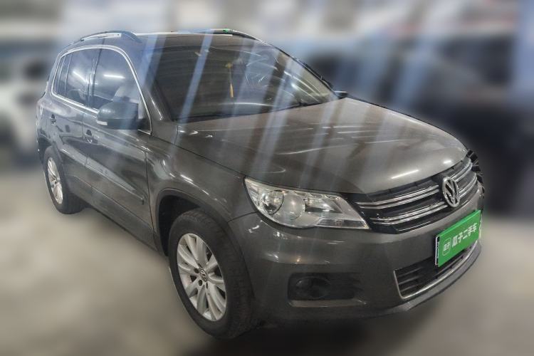 Used Volkswagen Tiguan 2009 2.0 TSI Comfort Edition Front Right 45 Deg